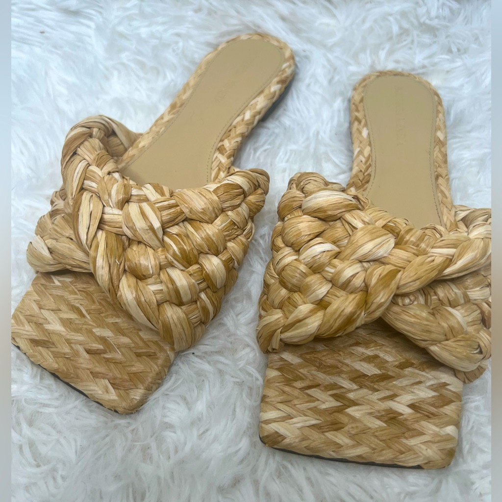 Bottega Veneta Raffia Slide Sandal Size 7